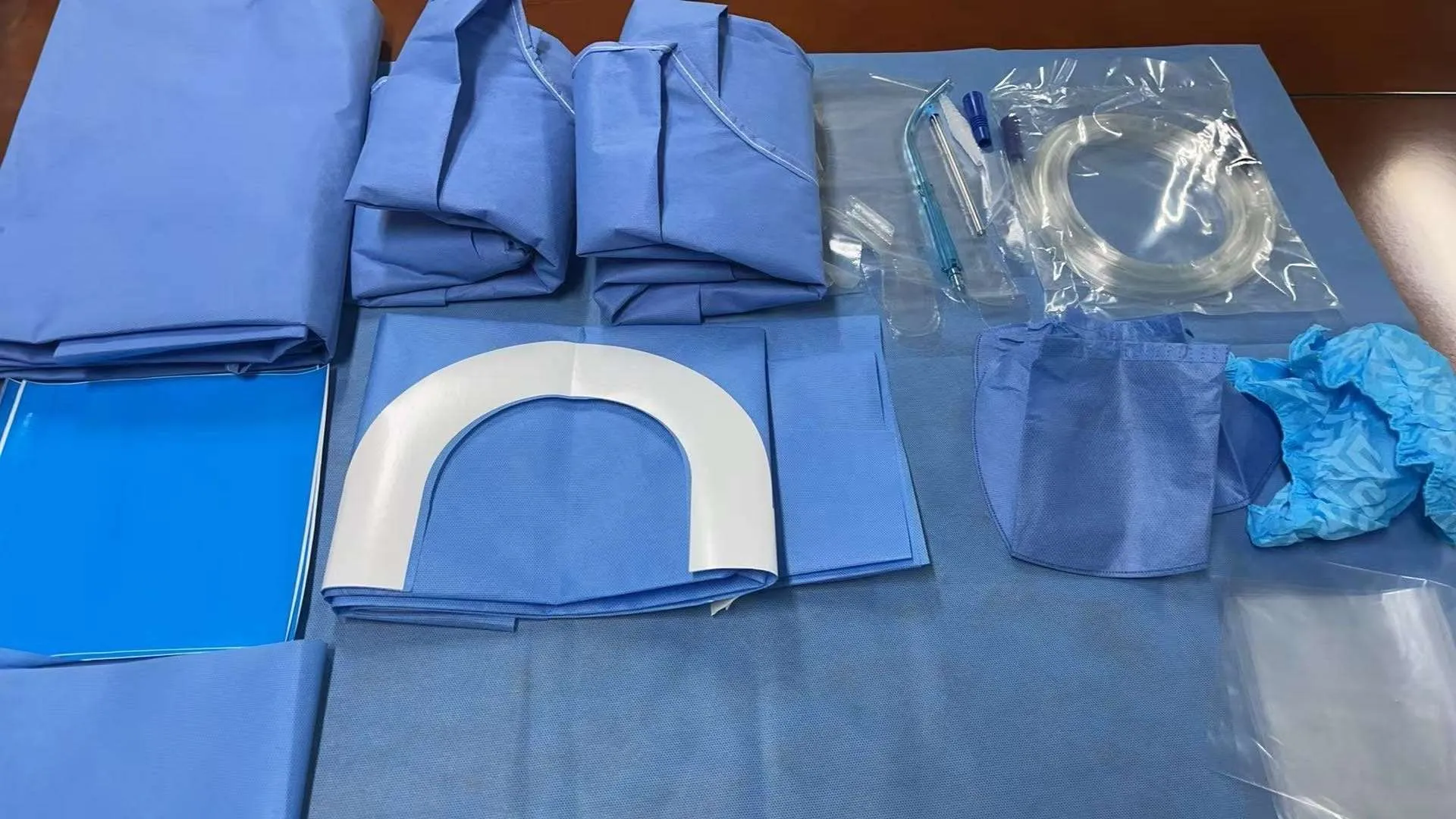 Dlaczego zapewnienie sterylności ma kluczowe znaczenie w przypadku jednorazowych opakowań chirurgicznych do implantów dentystycznych?