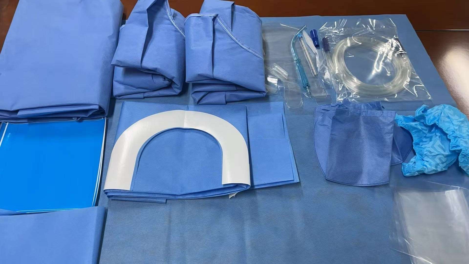 Pakiet chirurgiczny jednorazowego implantu dentystycznego